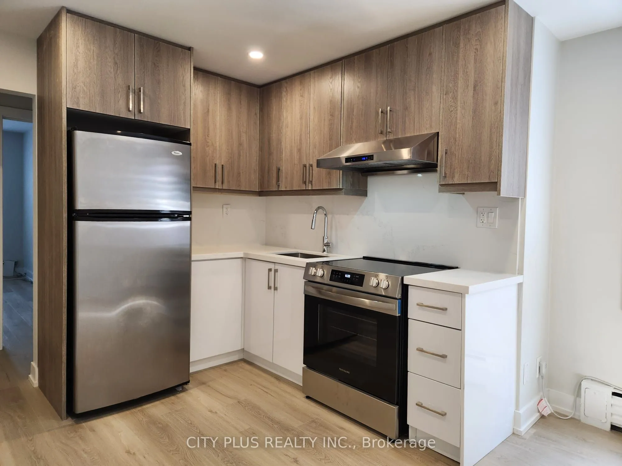 Multiplex For Lease | C13692992