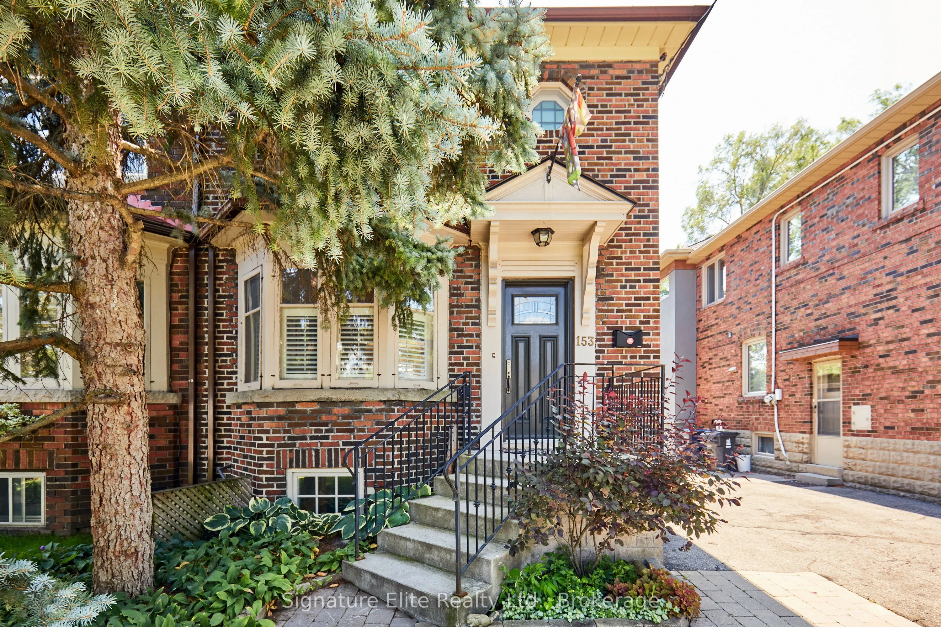 Semi-Detached Home For Sale | C13693184