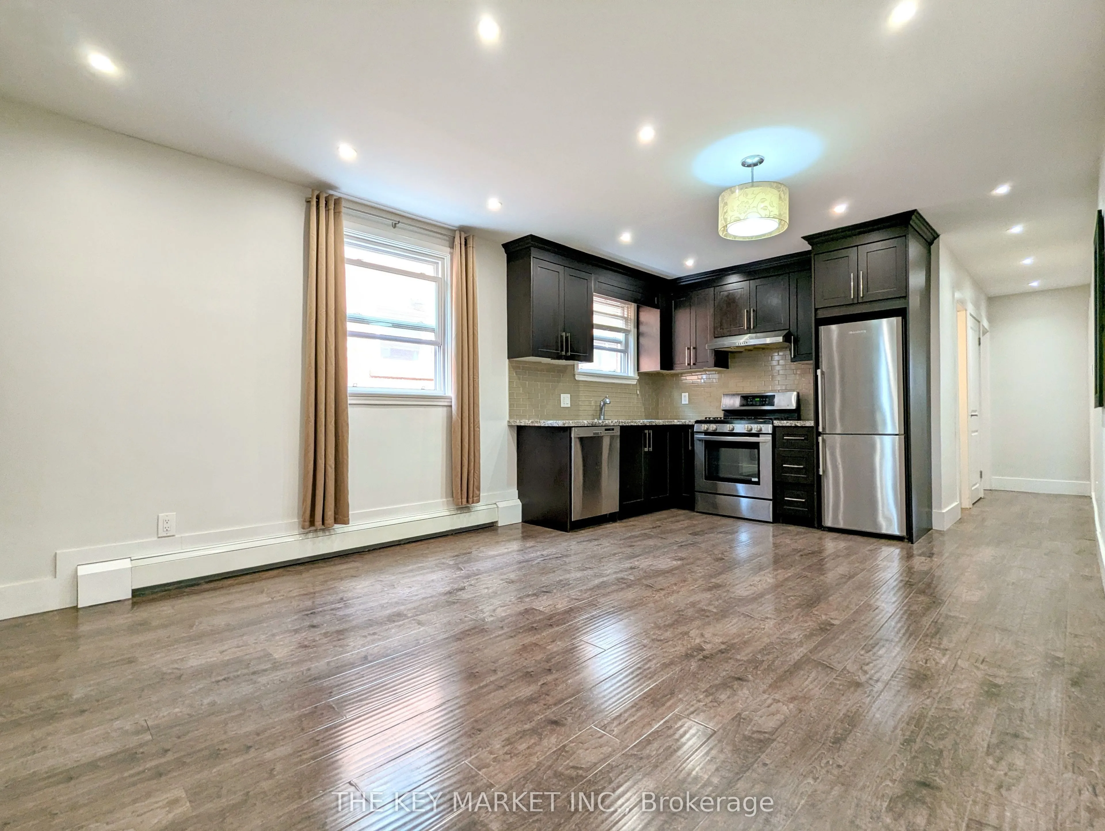 Triplex For Lease | C13695228