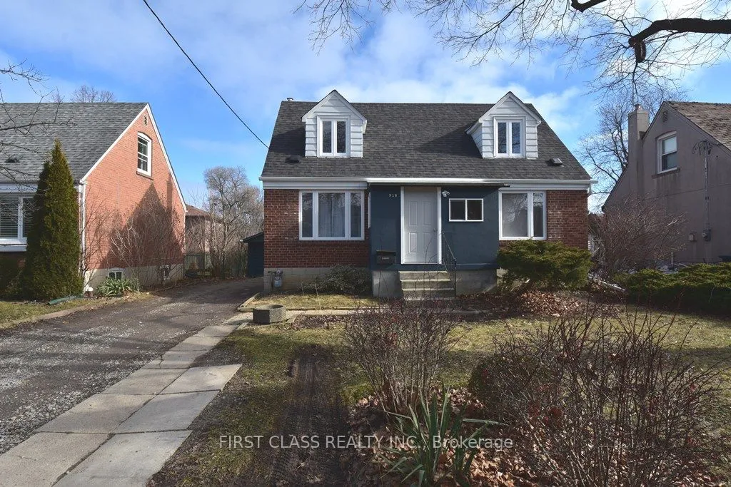 Detached Home For Lease | C13696440