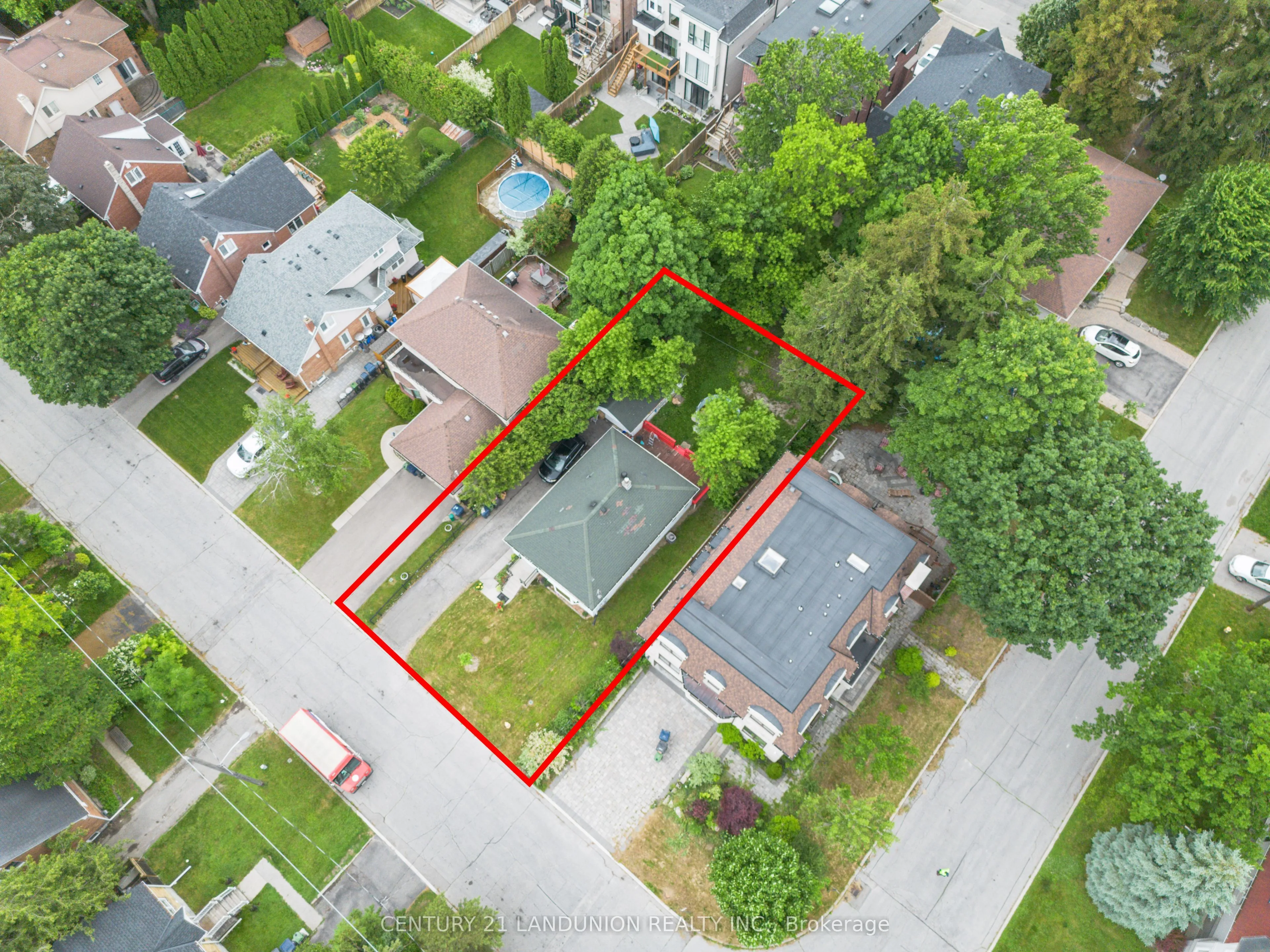 Detached Home For Sale | C13697666