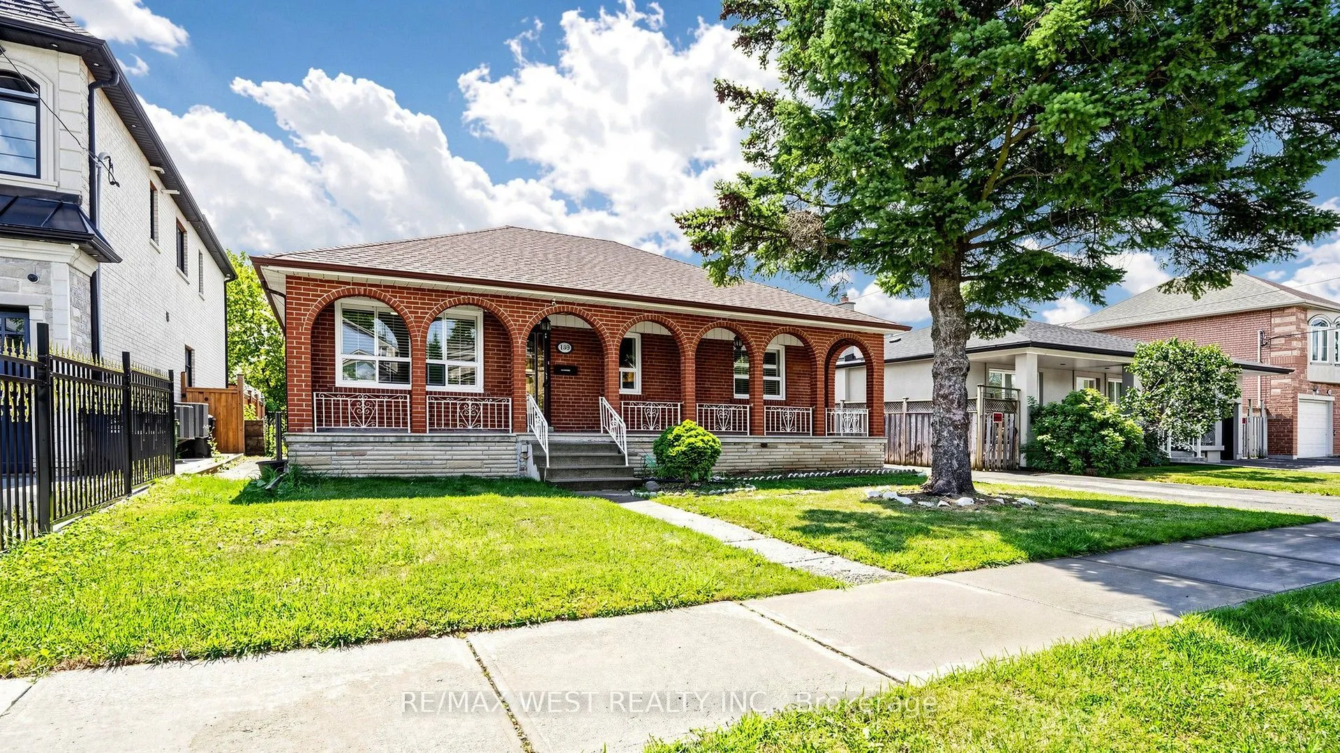 Detached Home For Sale | C13697796