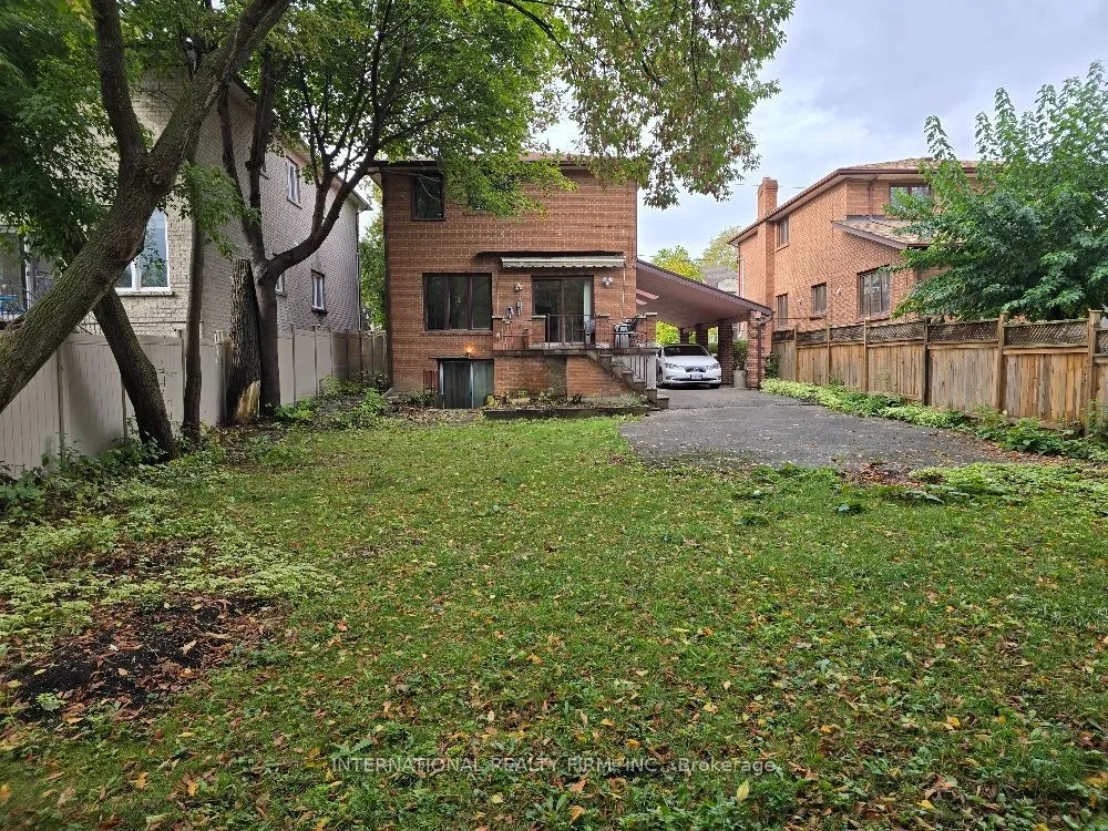 Detached Home For Lease | C13701742