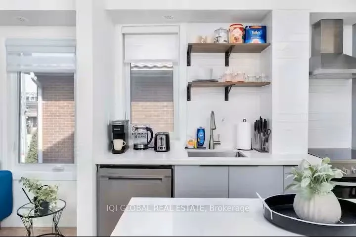 Triplex For Lease | C13703082