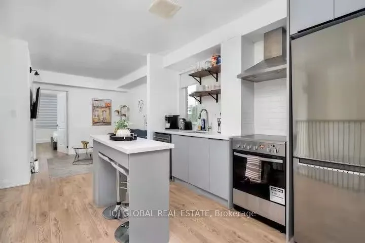 Triplex For Lease | C13703084