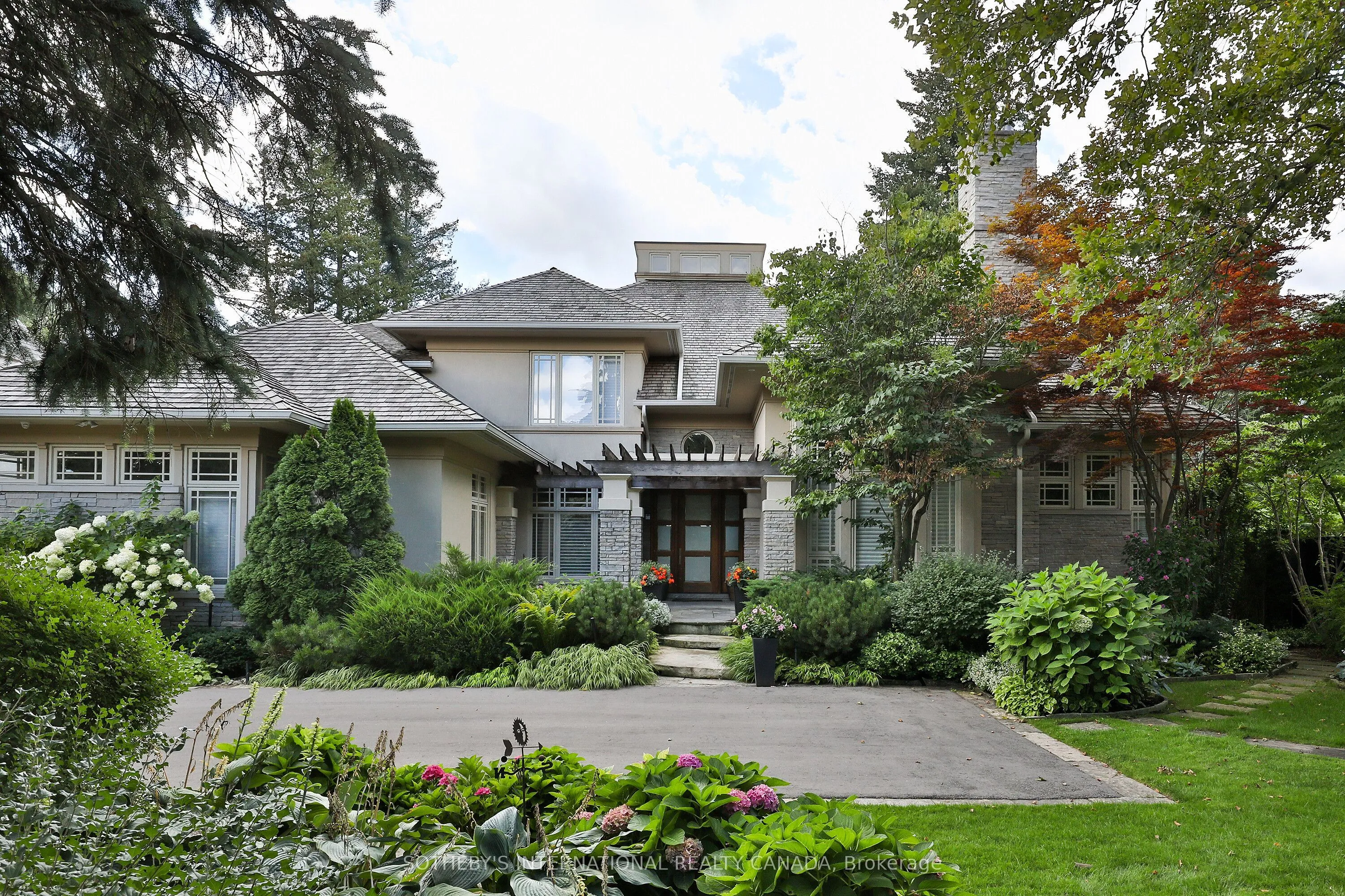 Detached Home For Sale | C13704922