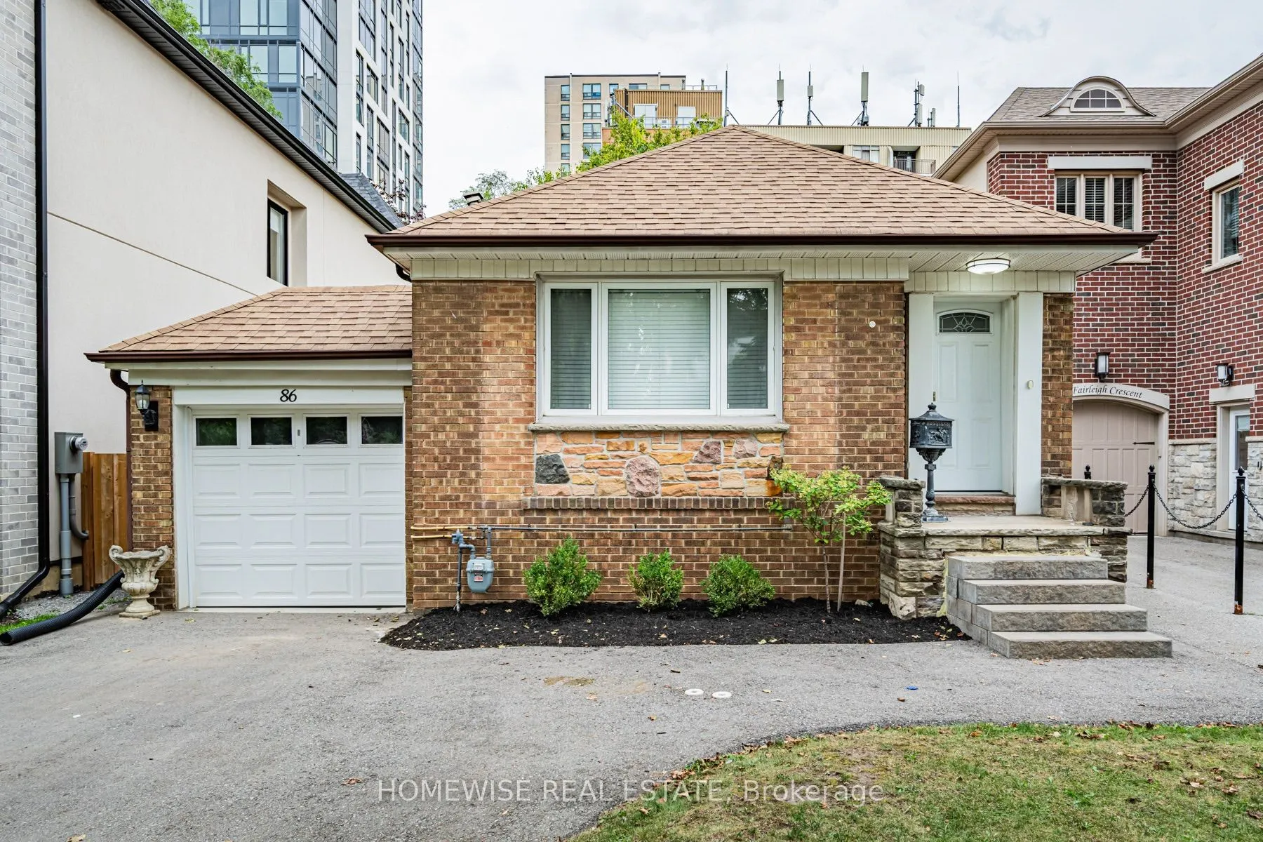 Detached Home For Lease | C13705796
