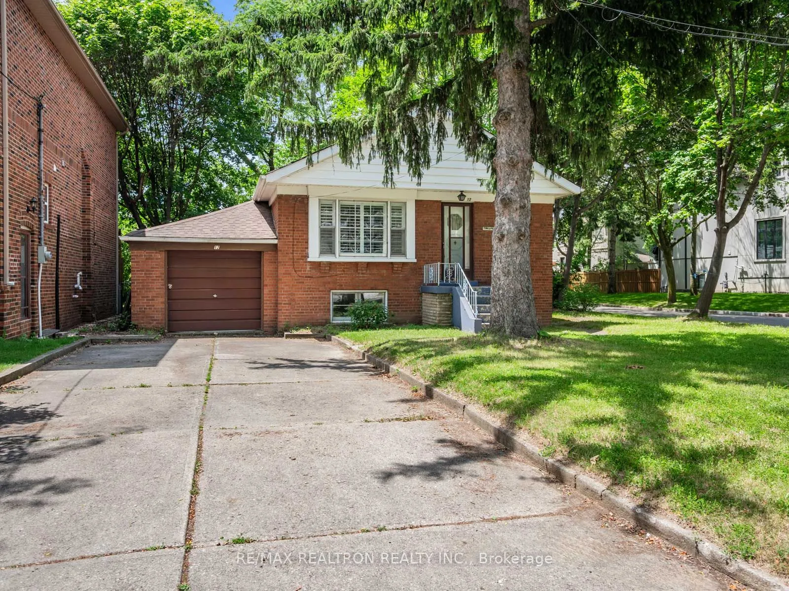 Detached Home For Sale | C13715060