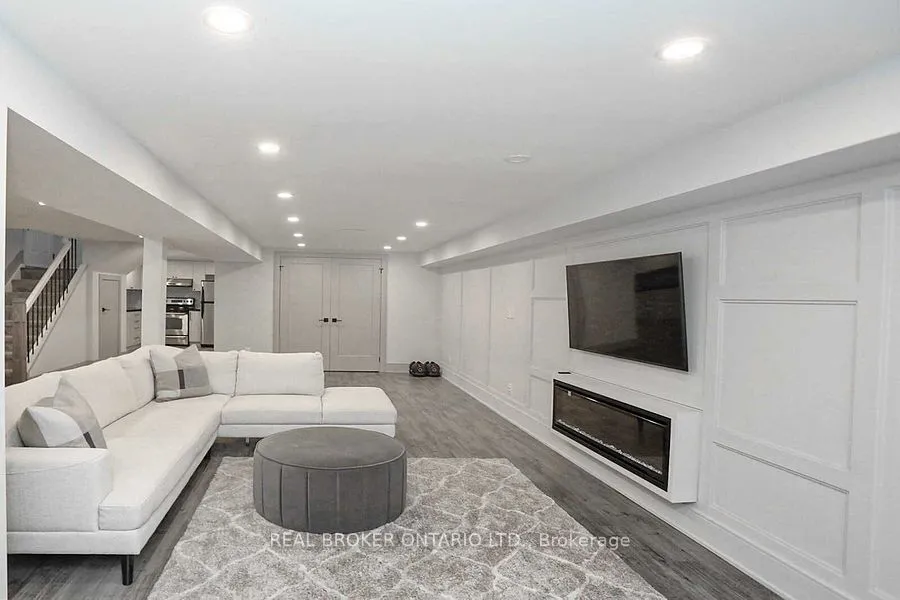 Semi-Detached Home For Lease | C13715462