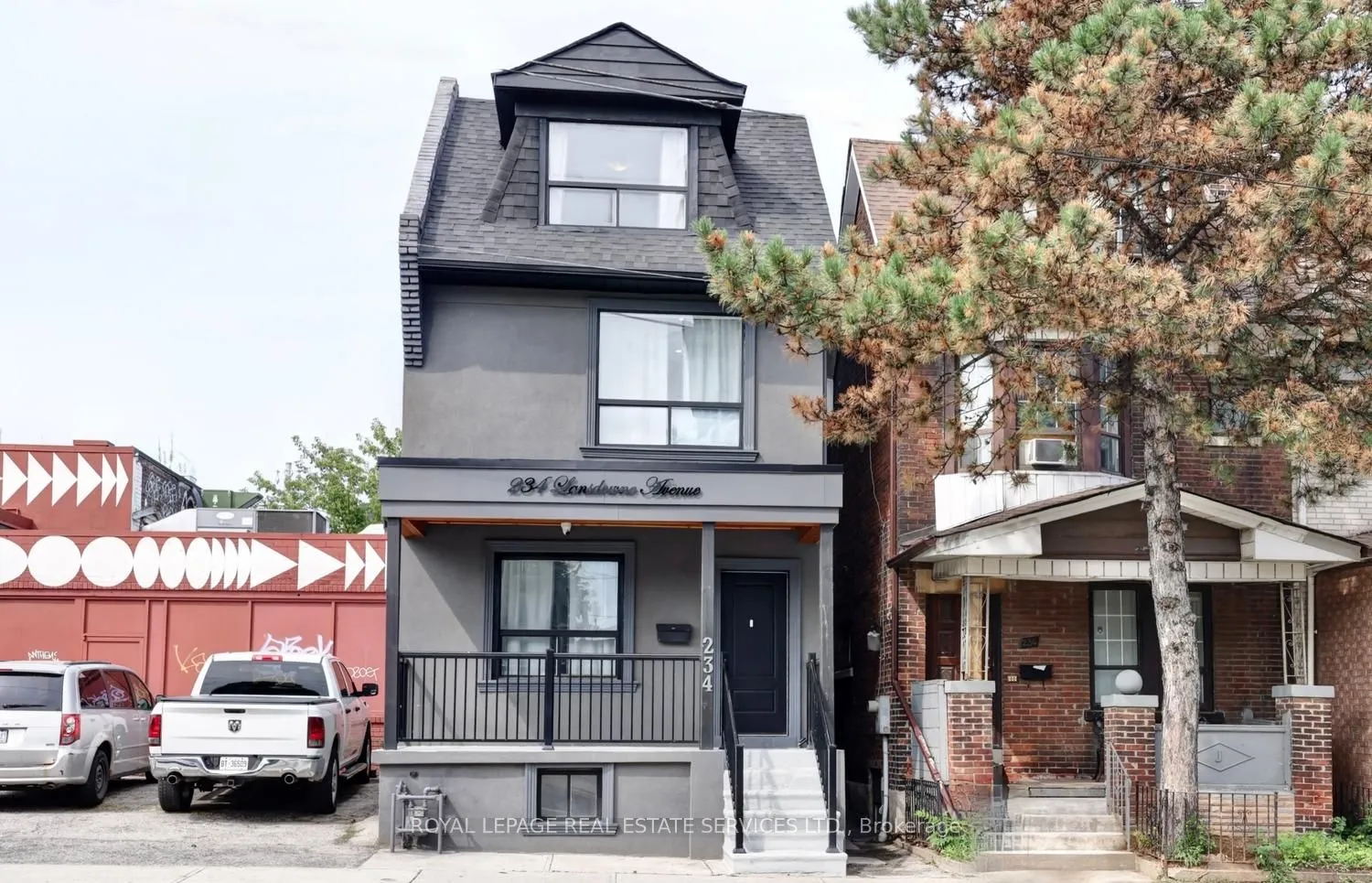Detached Home For Sale | C13716160