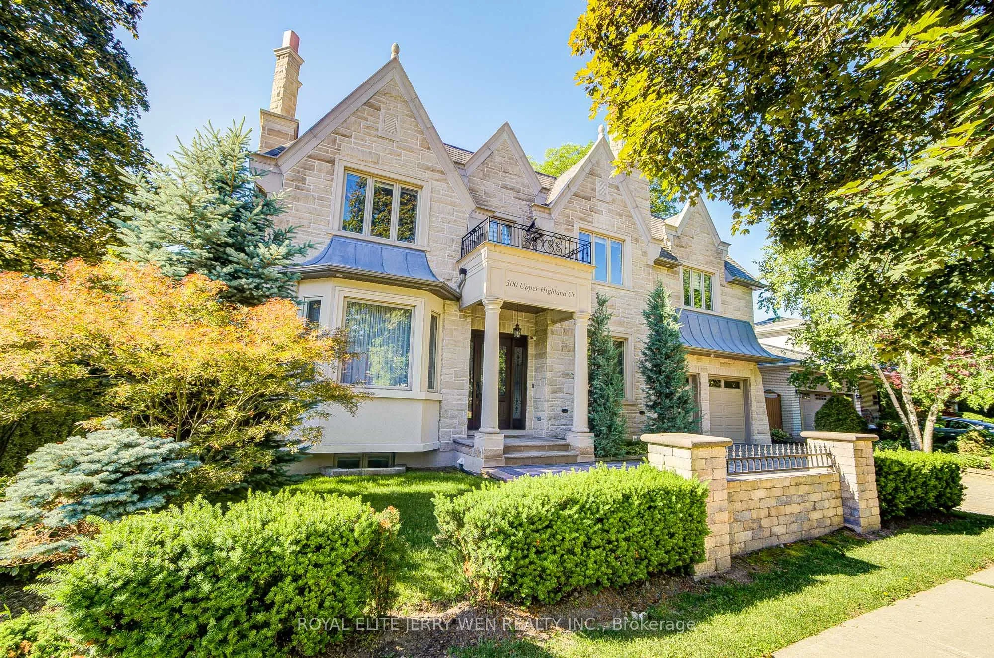Detached Home For Sale | C13716590