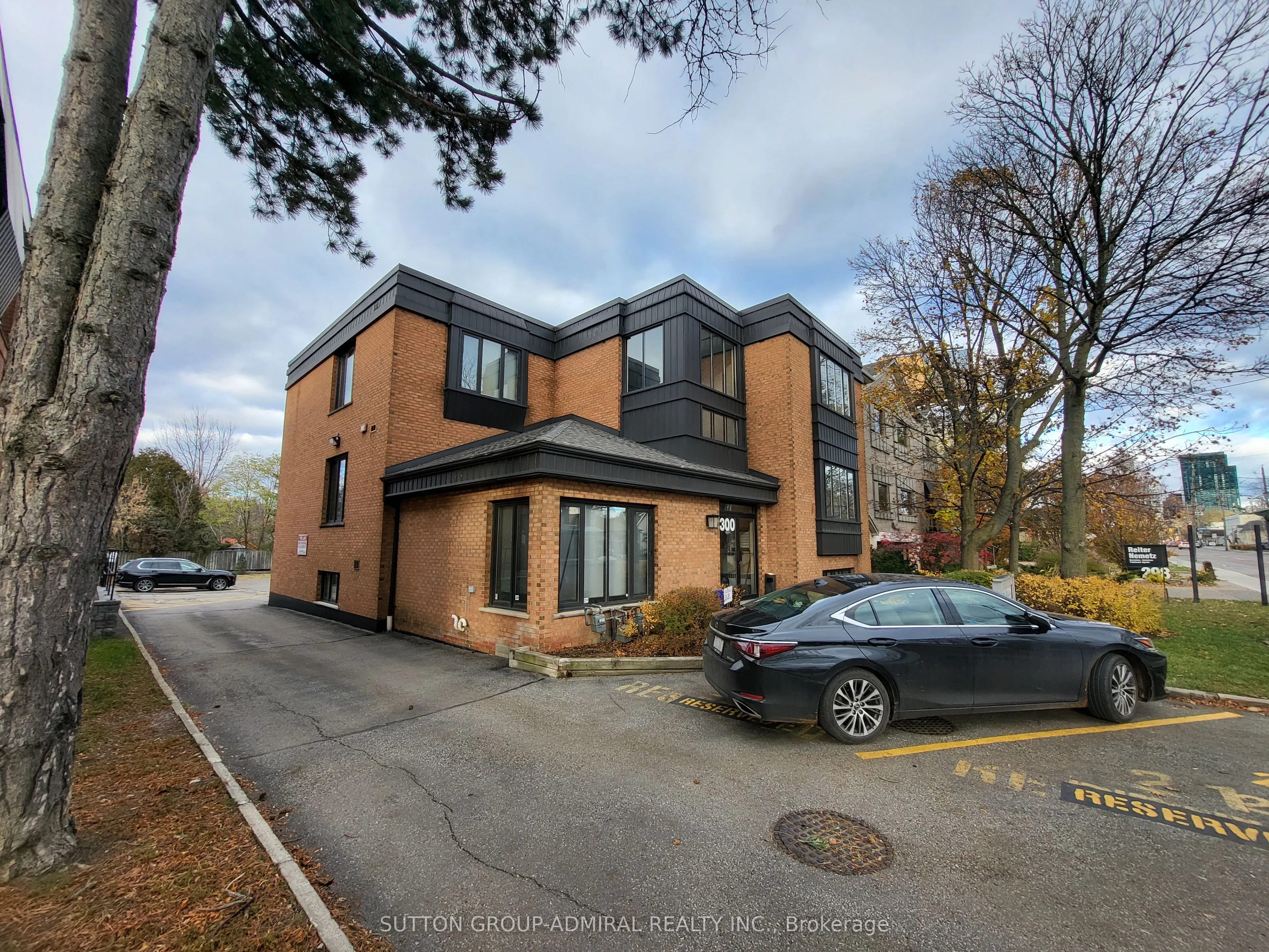 Office For Lease | C13718368