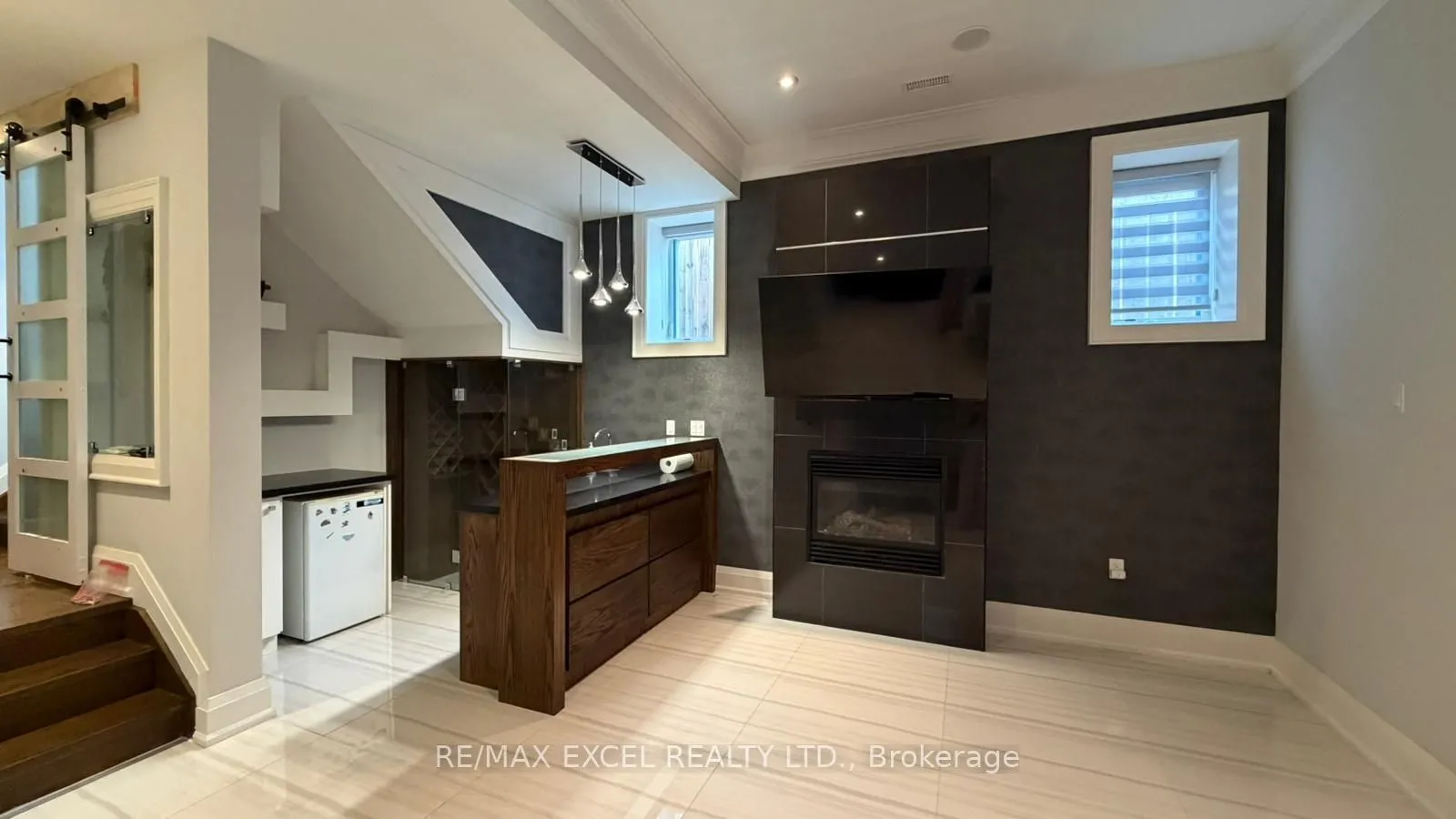 Detached Home For Lease | C13721510