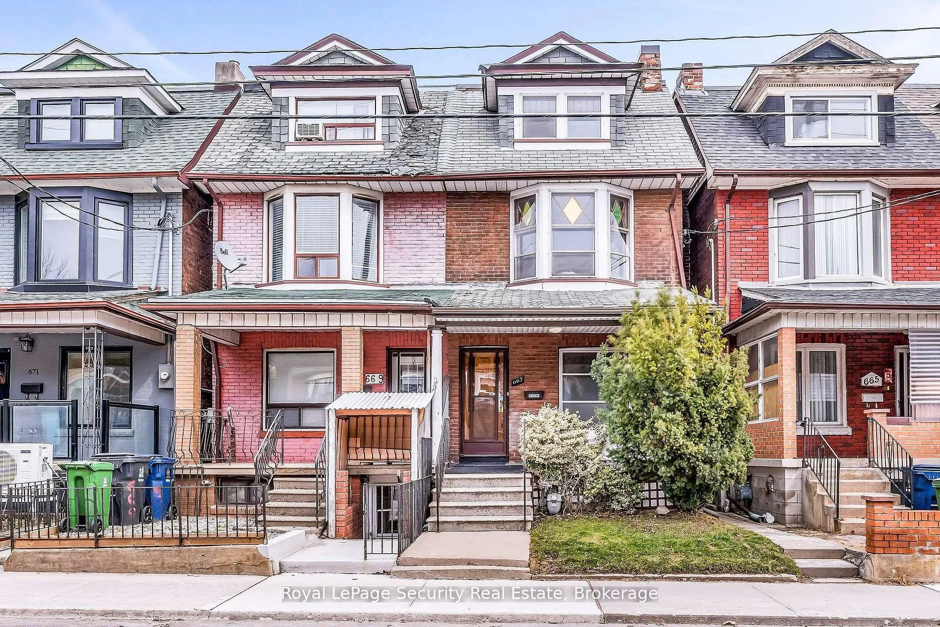 Semi-Detached Home For Sale | C13721874