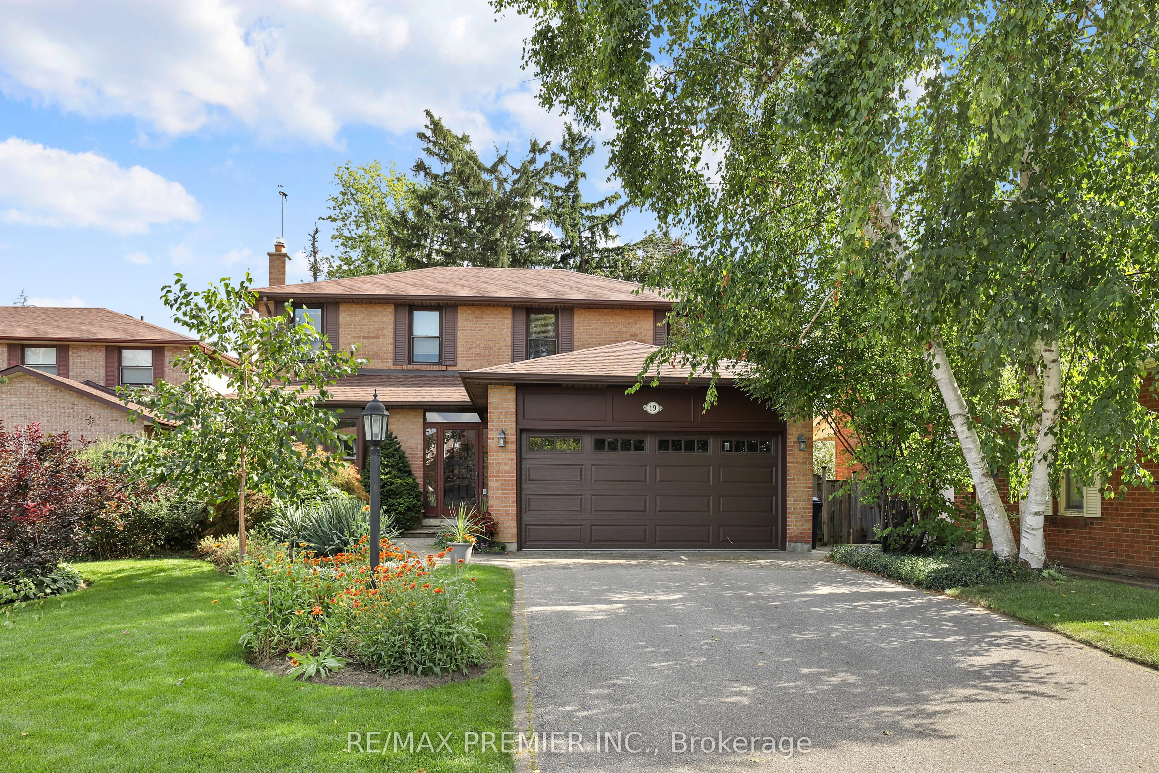 Detached Home For Sale | C13722406