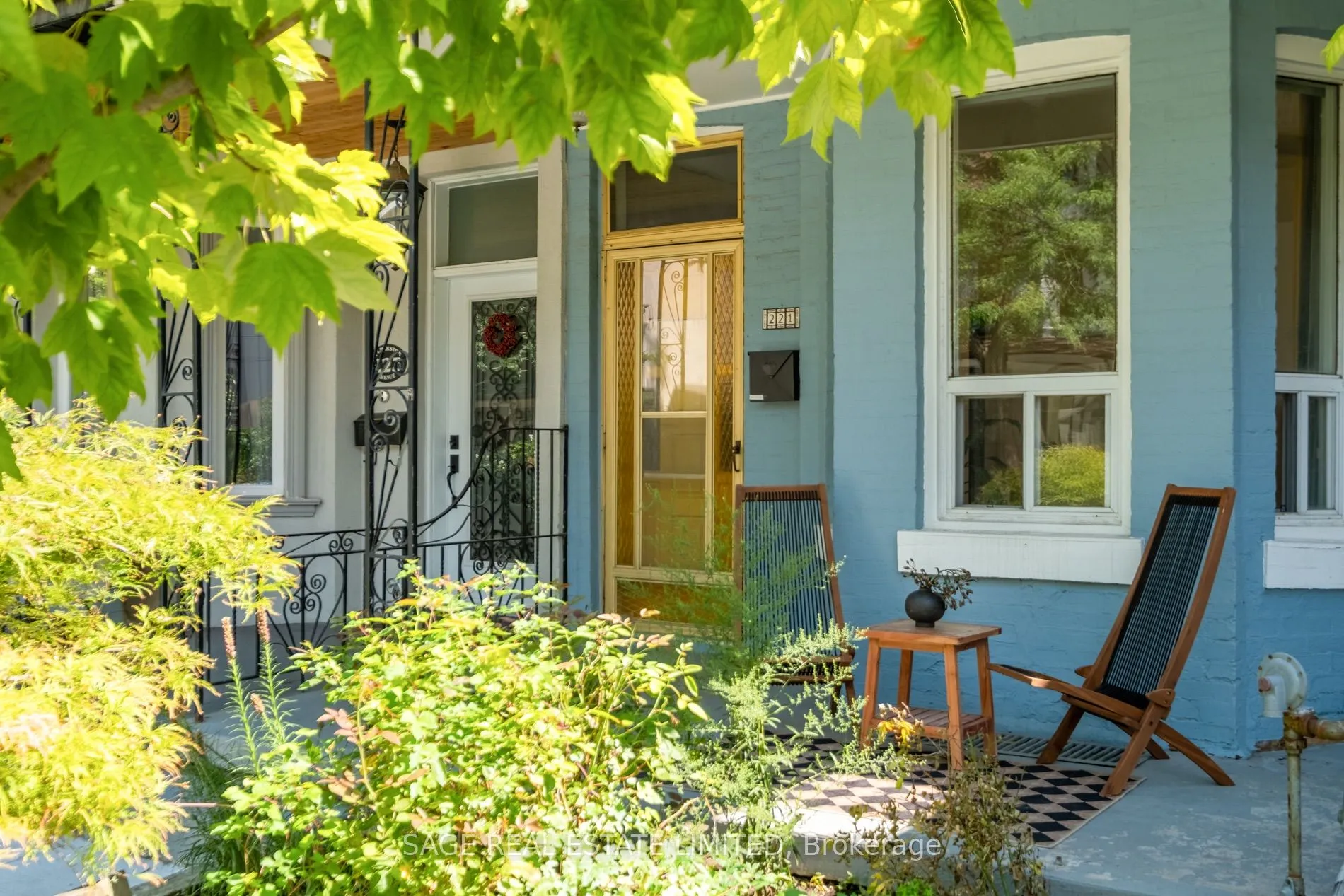Semi-Detached Home For Sale | C13722554