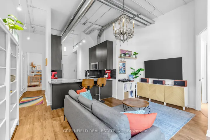 380 Macpherson N Avenue, Toronto C02, ON M4V 3E3