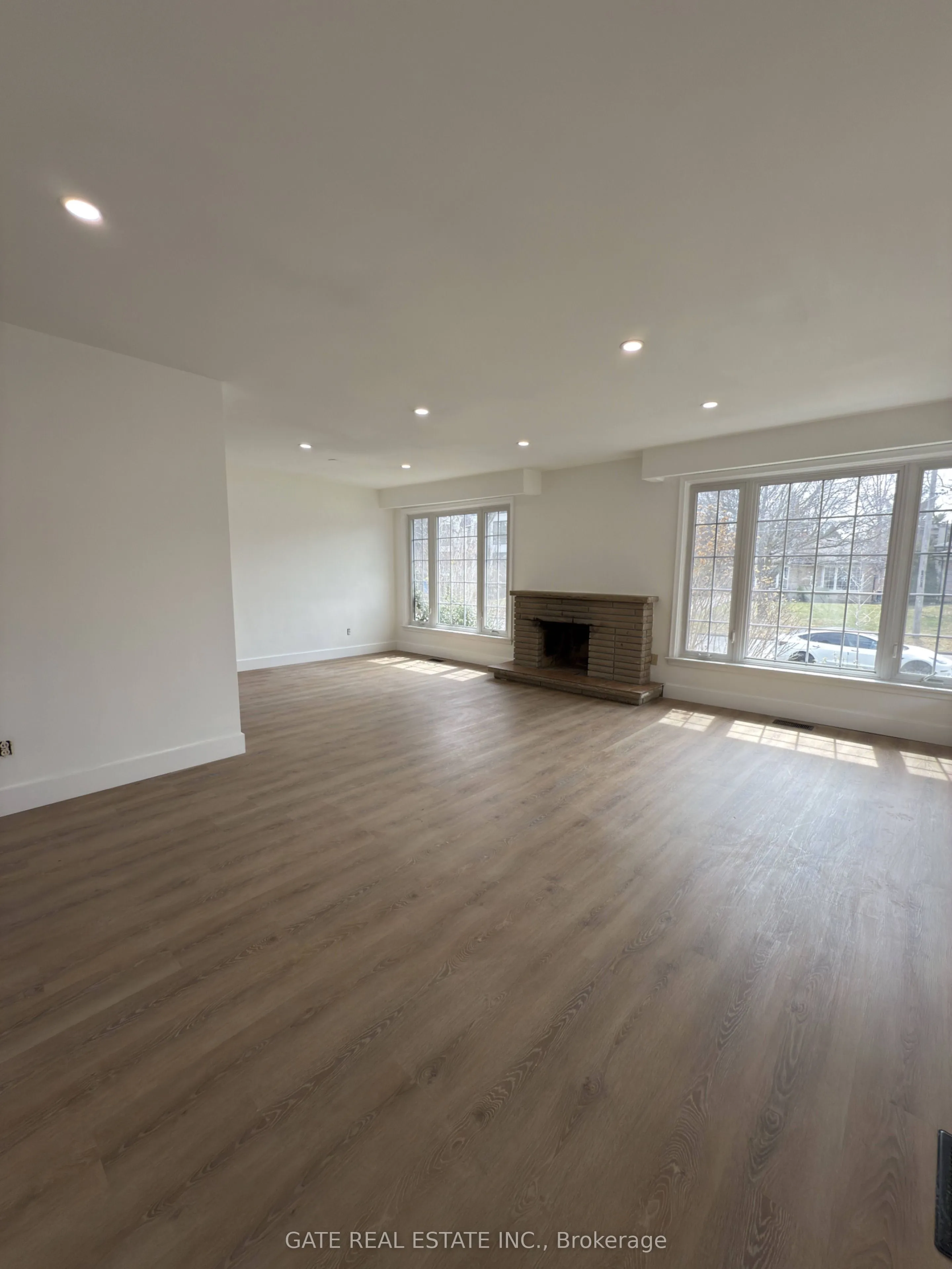 Detached Home For Lease | C13725702