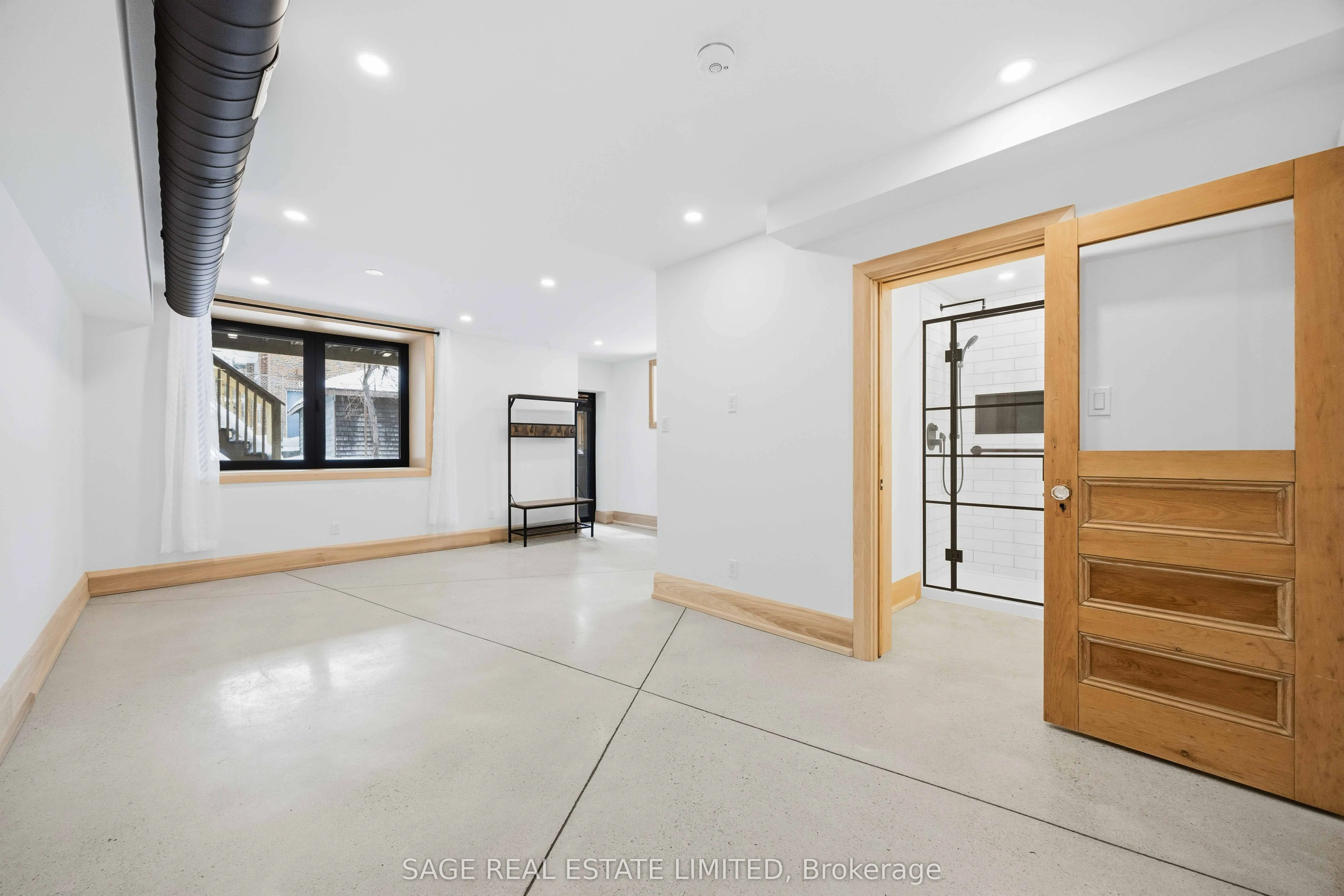 Detached Home For Lease | C13727288