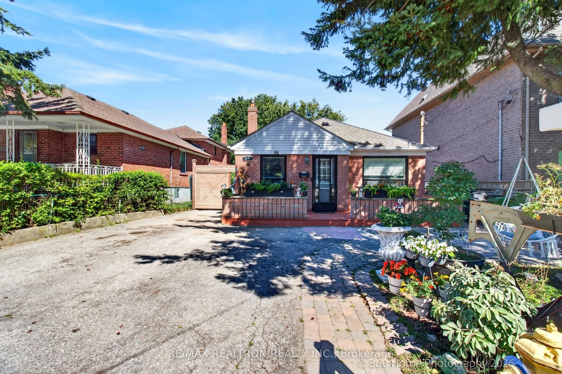 Detached Home For Sale | C13727682