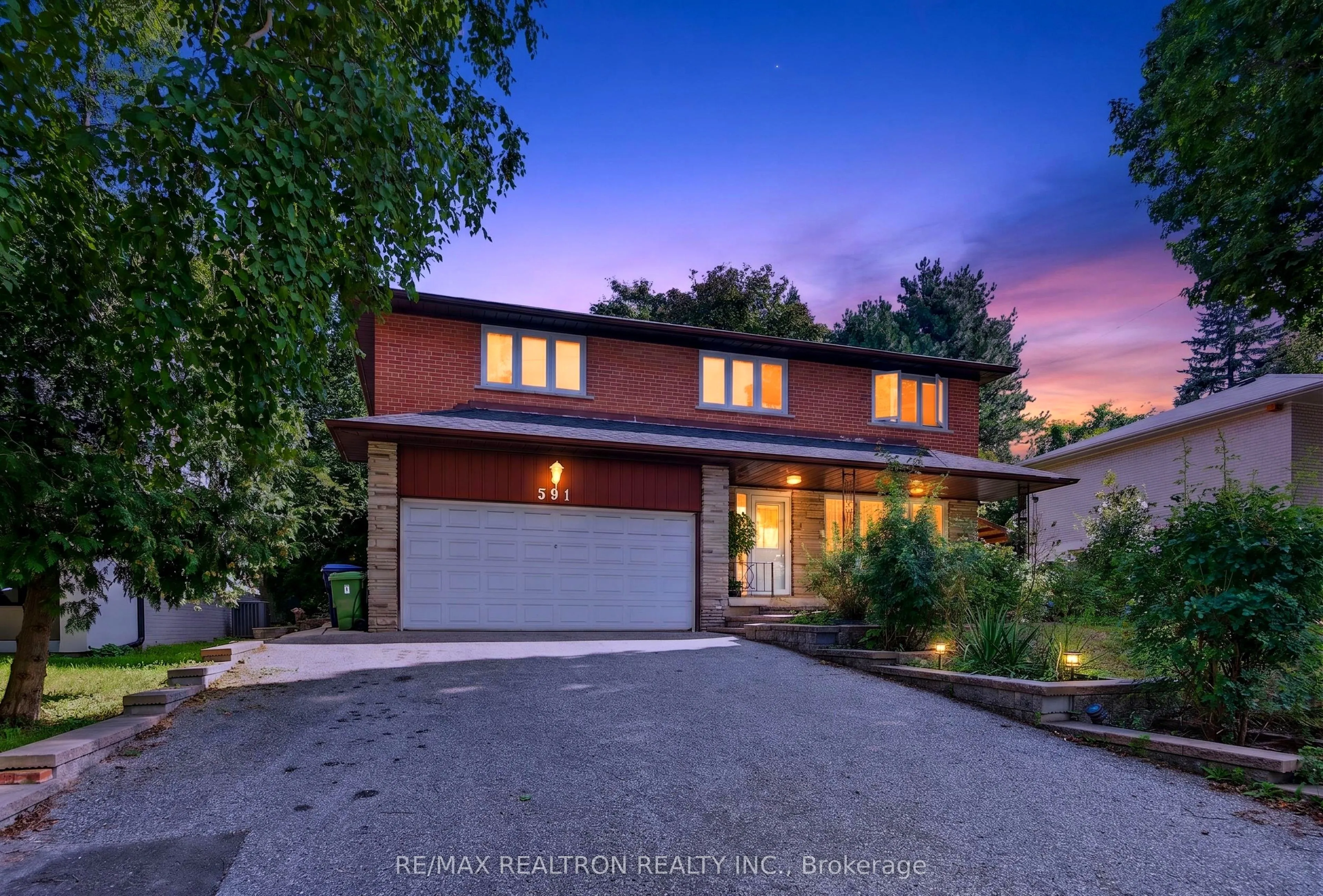 Detached Home For Sale | C13729364