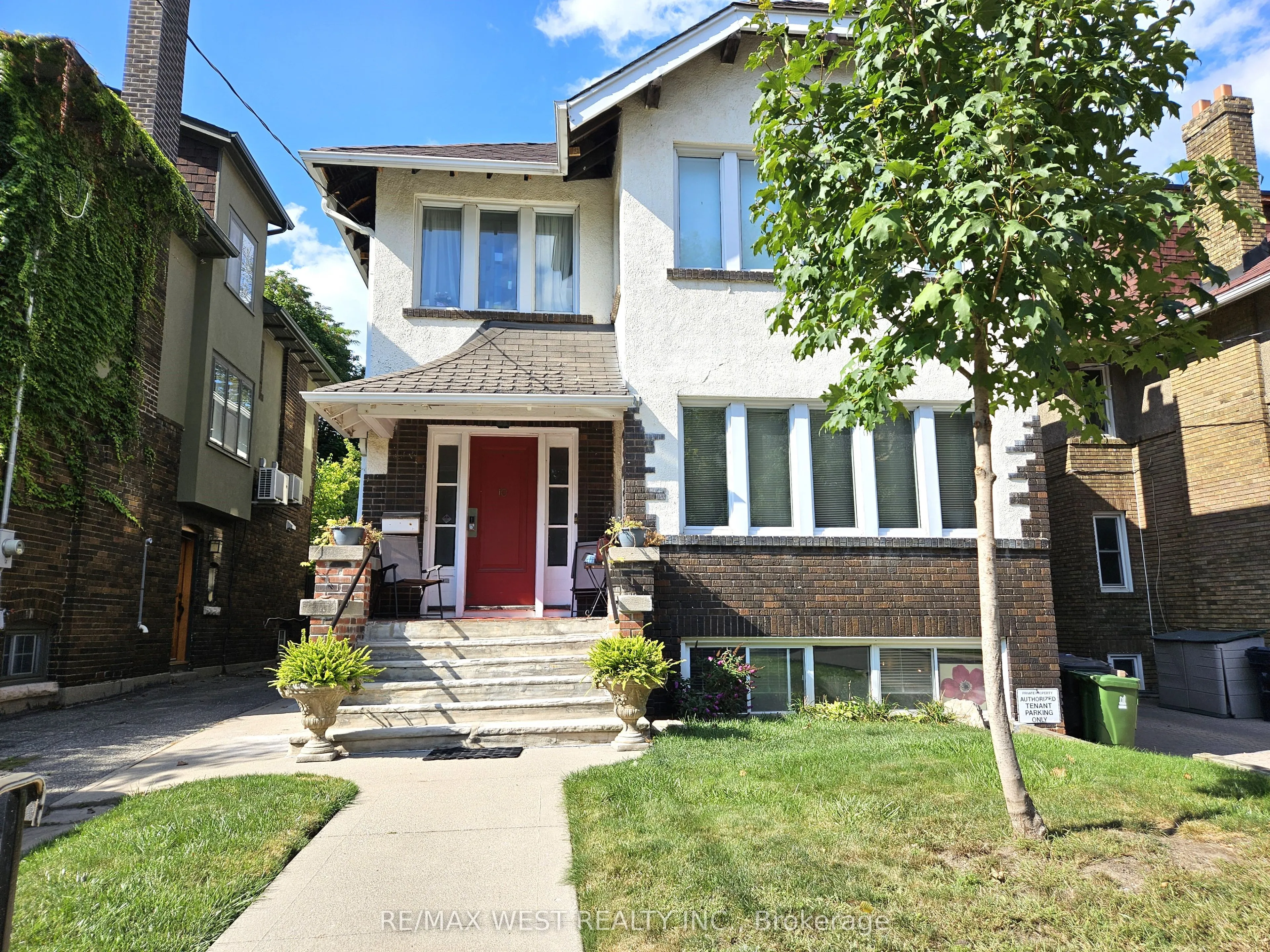 Detached Home For Lease | C13730518