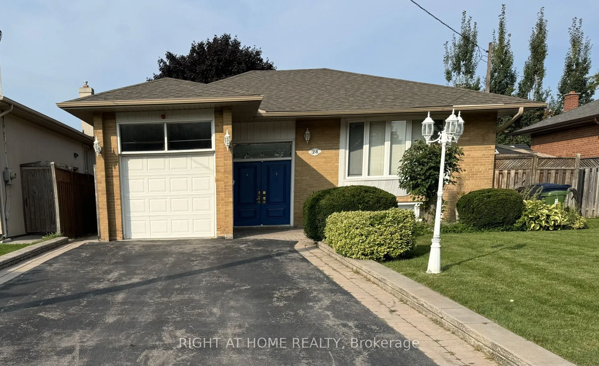 Detached Home For Lease | C13734360