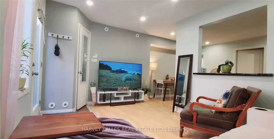 28 Douro Street, Toronto C01, ON M6K 3M4