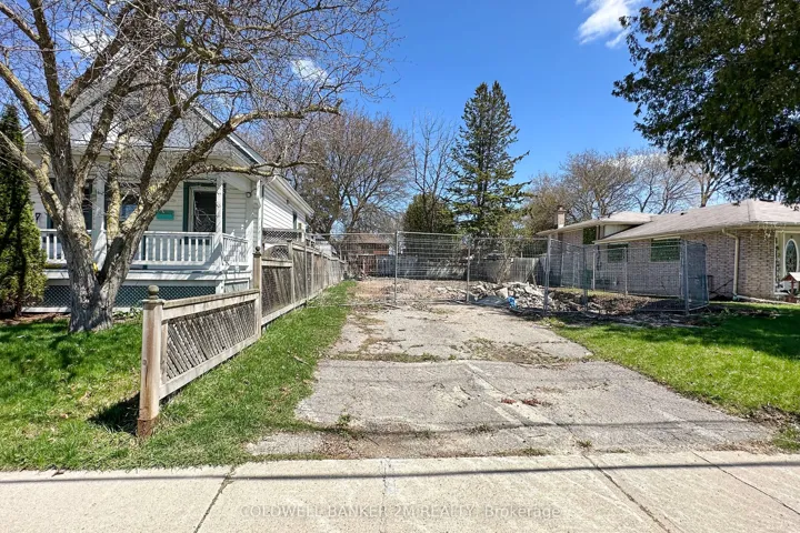 Welcome to  305 & 307 Oshawa Blvd. in Oshawa.