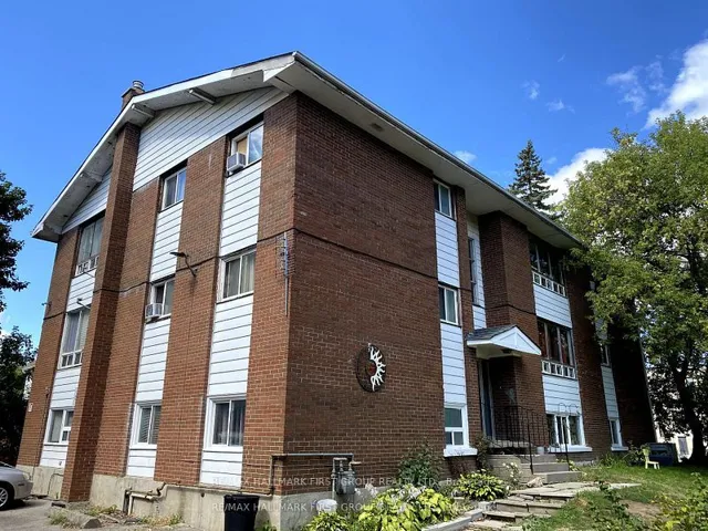 11  Fairbanks  Street, Oshawa, ON L1H 2L7