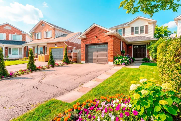 33  Mossgrove  Court, Clarington, ON L1E 1P3