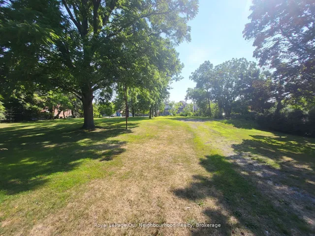 54  Redfern  Crescent, Clarington, ON L1C 2M6