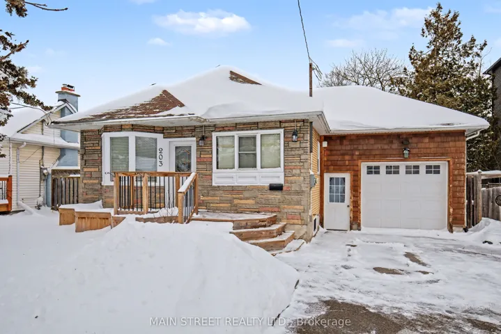 203  Gibbons  Street, Oshawa, ON L1J 4Y1