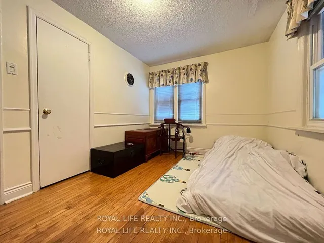 33  Agincourt  Drive, Toronto E07, ON M1S 1M5