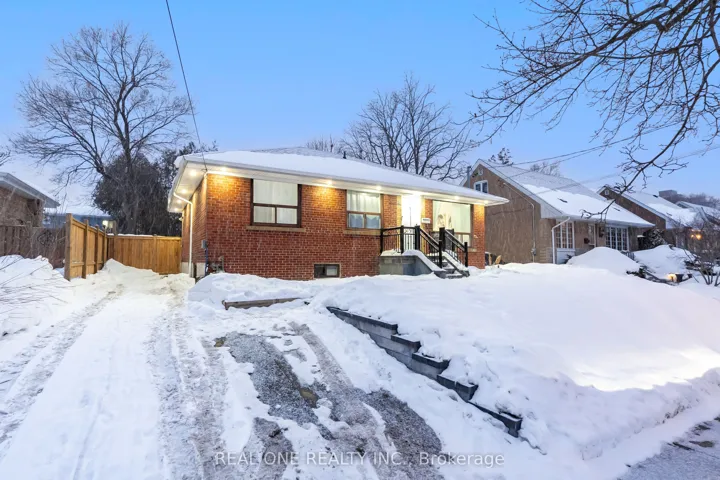 18  Courton  Drive, Toronto E04, ON M1R 1K8