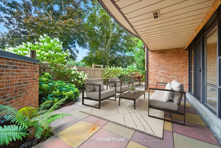 Private Garden - Staged