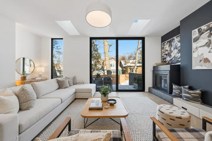 22  Duart Park  Road, Toronto E02, ON M4E 1J2