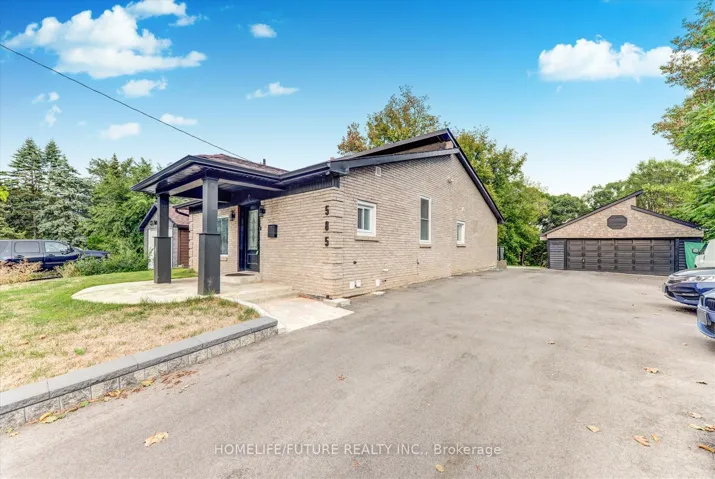 585  Wilson N Road, Oshawa, ON L1G 6E8