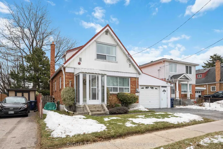 9  Bergen  Road, Toronto E04, ON M1P 1R8