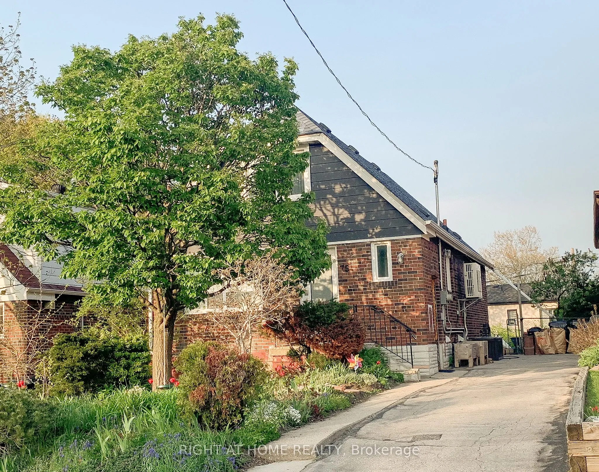 Detached Home For Lease | E12817638