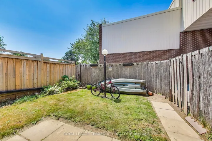 1100  Oxford  Street, Oshawa, ON L1J 6G4