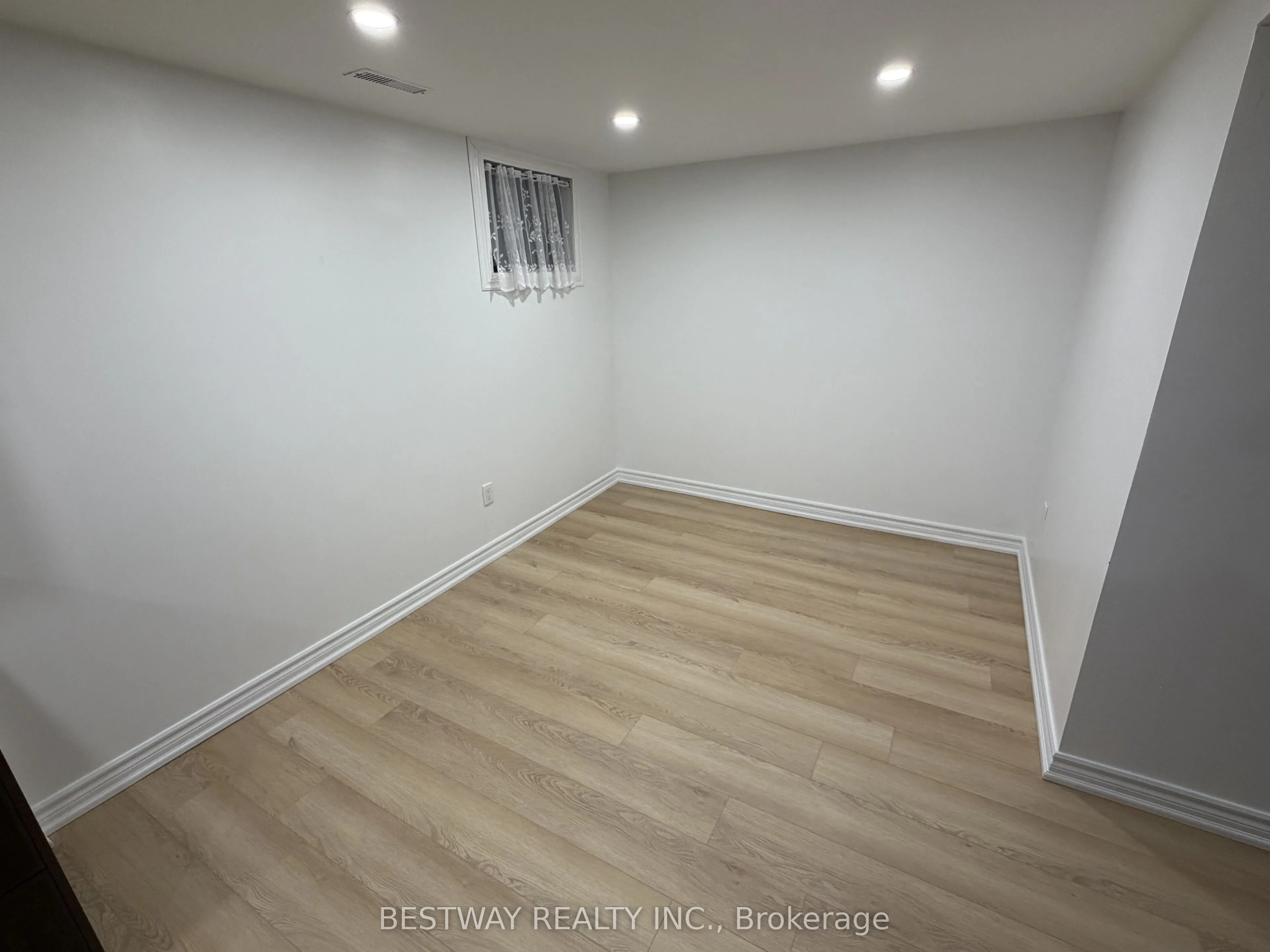 Detached Home For Lease | E12877954