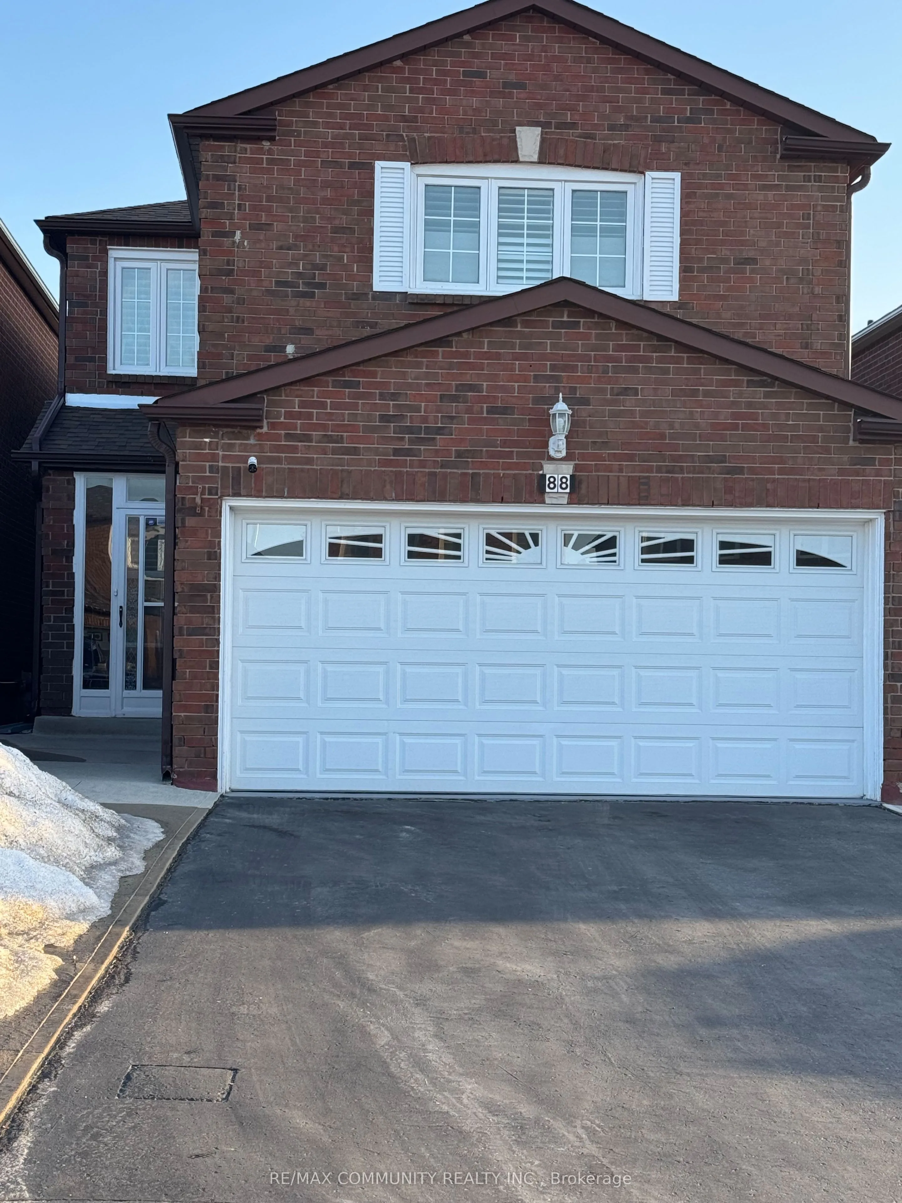 Detached Home For Lease | E12914018