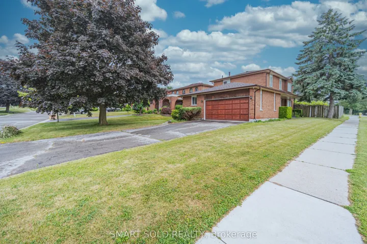 217 Waverly N Street, Oshawa, ON L1J 7C7