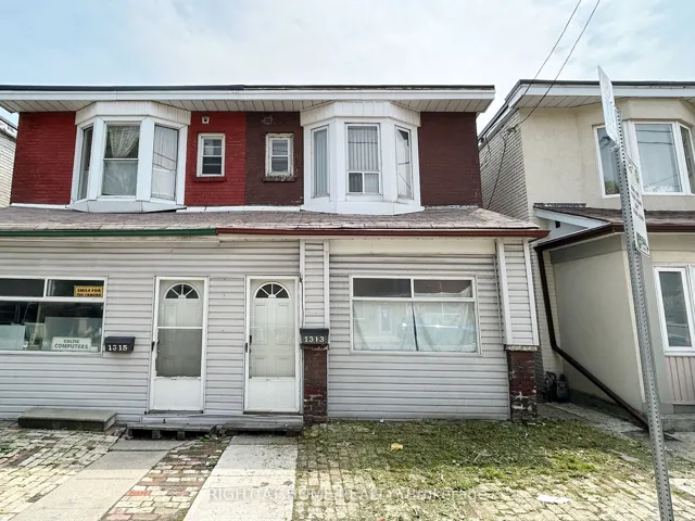 1313  Gerrard  Street, Toronto E01, ON M4L 1Y8