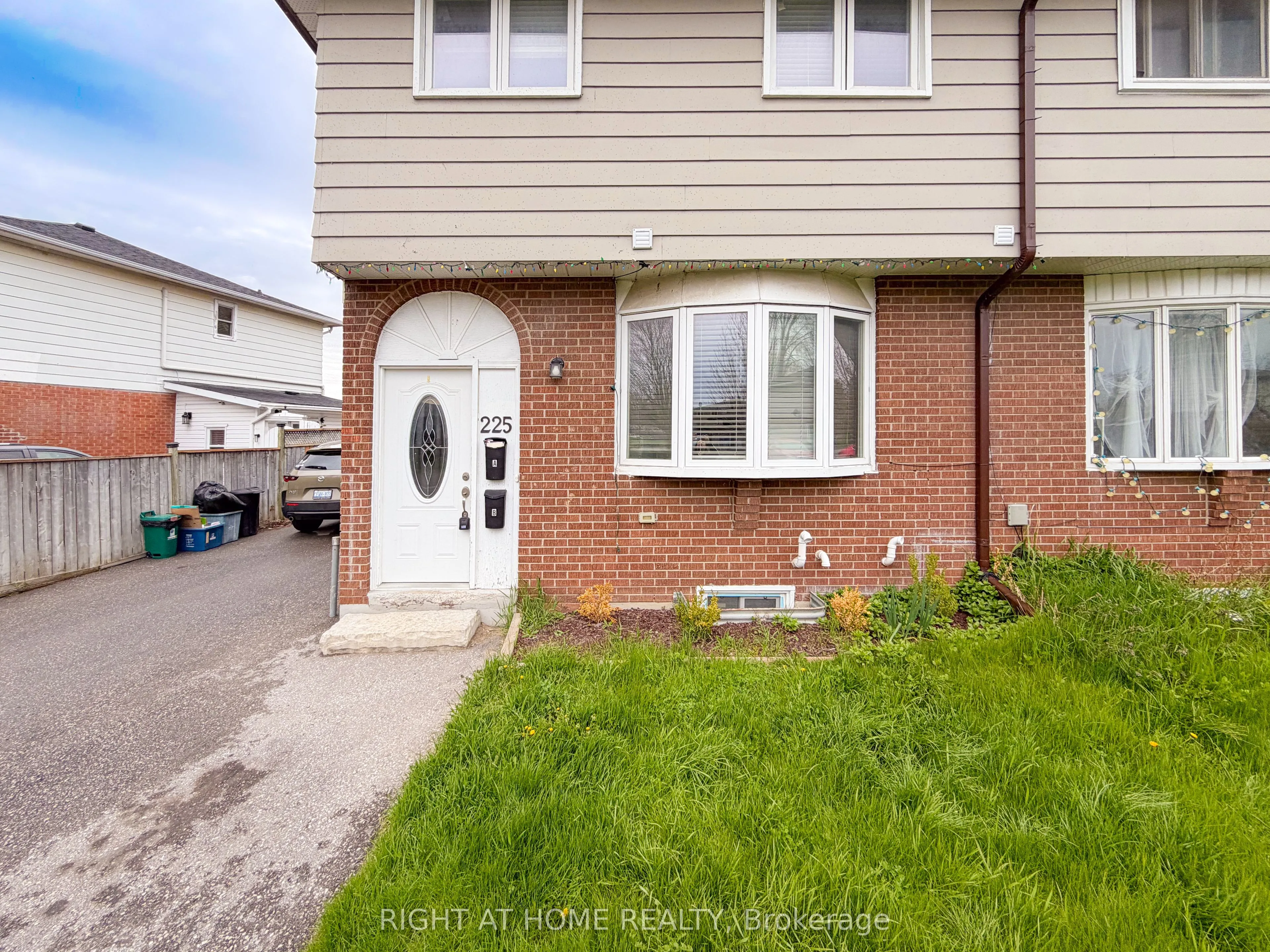 Duplex For Lease | E12940054