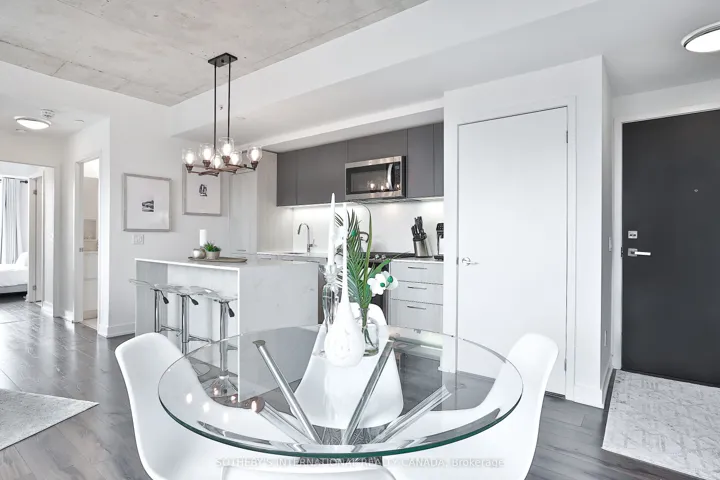 665  Kingston  Road, Toronto E02, ON M4E 0B6