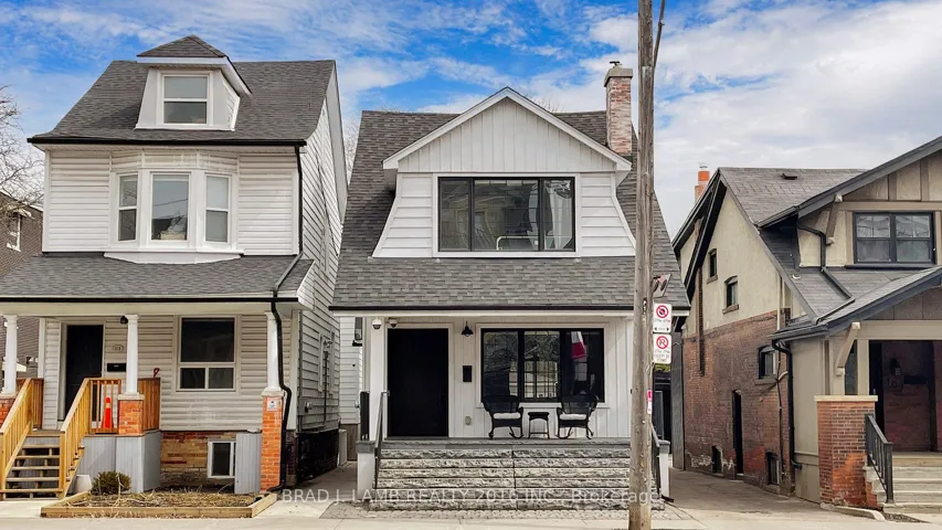 111  Woodbine  Avenue, Toronto E02, ON M4L 3P1