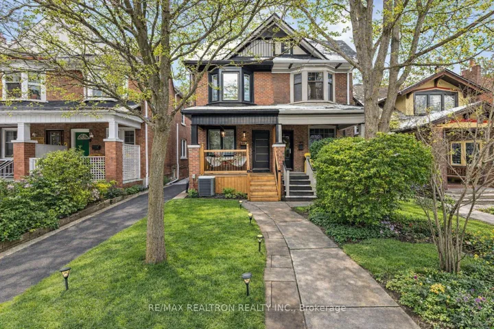 111  Glenmore  Road, Toronto E02, ON M4L 3M2