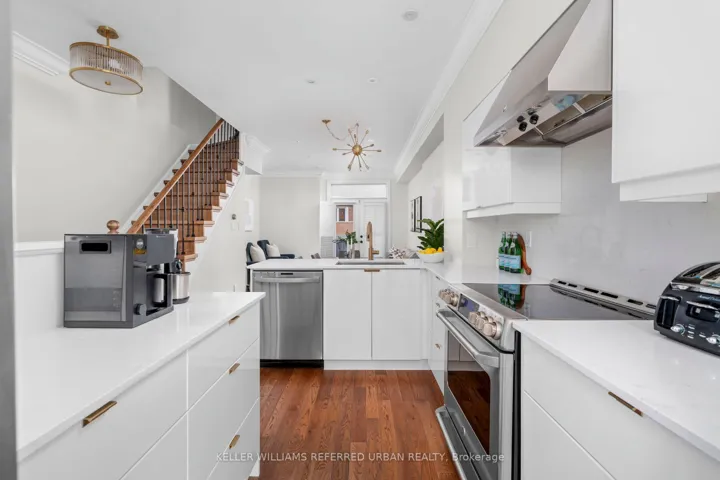 23  East York  Avenue, Toronto E03, ON M4K 3Z8